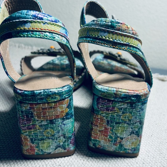 L'Artiste by Spring Step Vogeush Floral Heeled Sandal - Picture 5 of 13
